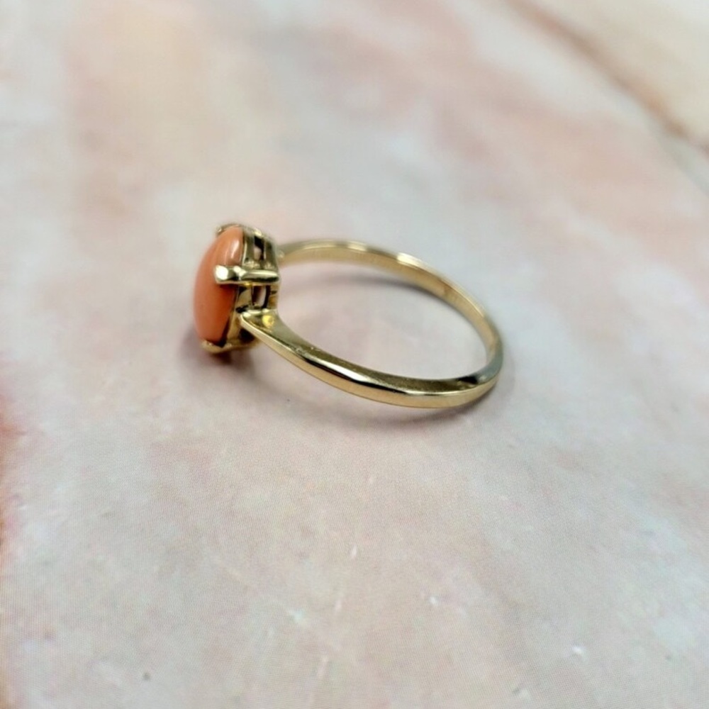 Vintage Coral Ring - Picture 3 of 5